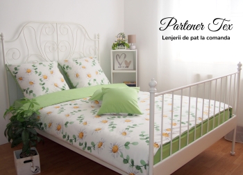 Lenjerie de pat bumbac Ranforce - Margarete si eucalipt pe alb combinat cu verde fistic