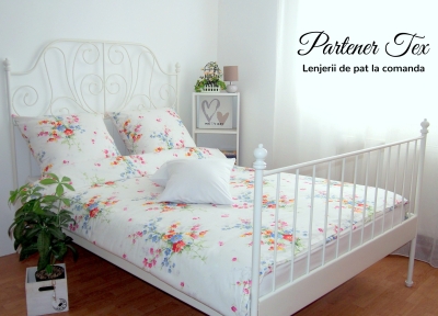 Lenjerie de pat bumbac Ranforce - Flori de camp cu bleo combinat cu alb