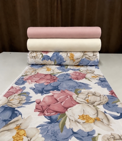 Lenjerie de pat bumbac Ranforce - Bujori roz-bleu cu bleu inchis