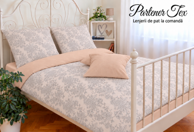 Lenjerie de pat bumbac Ranforce - Tapet floral pe frez combinat cu bej perlat